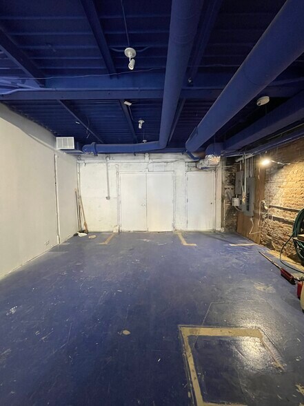 More Photos Of 1111 W Randolph St, Chicago General Retail For Sale