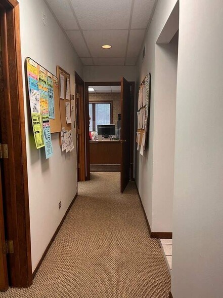 More Photos Of 240 N West Ave, Elmhurst Office For Sale
