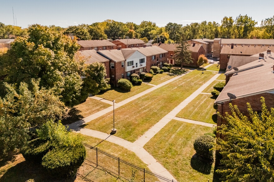 More Photos Of 12850 Dolphin St, Detroit Apartments For Sale