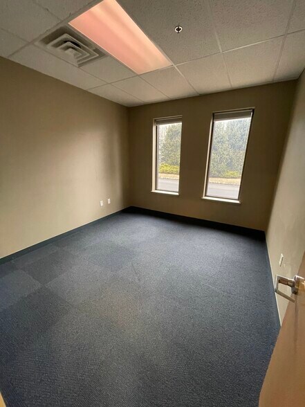 More Photos Of 1 Evergreen Pl, Morristown Light Distribution For Lease