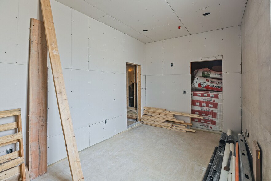 More Photos Of 216 Main St, Pawtucket Office For Sale