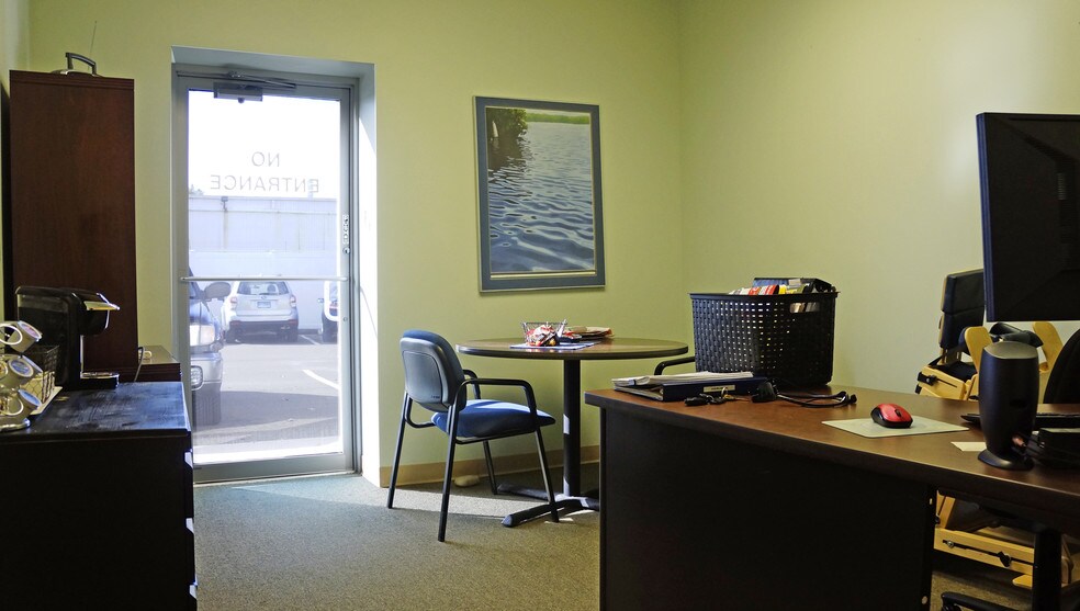 More Photos Of 1 Commercial St, Branford Warehouse For Lease