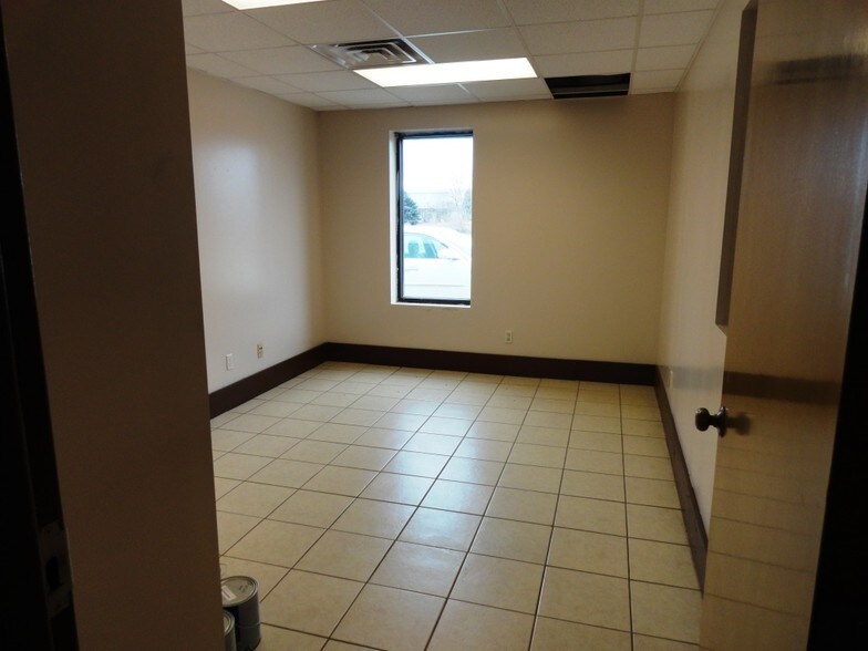 More Photos Of 7685 Fishel Dr N, Dublin Warehouse For Lease