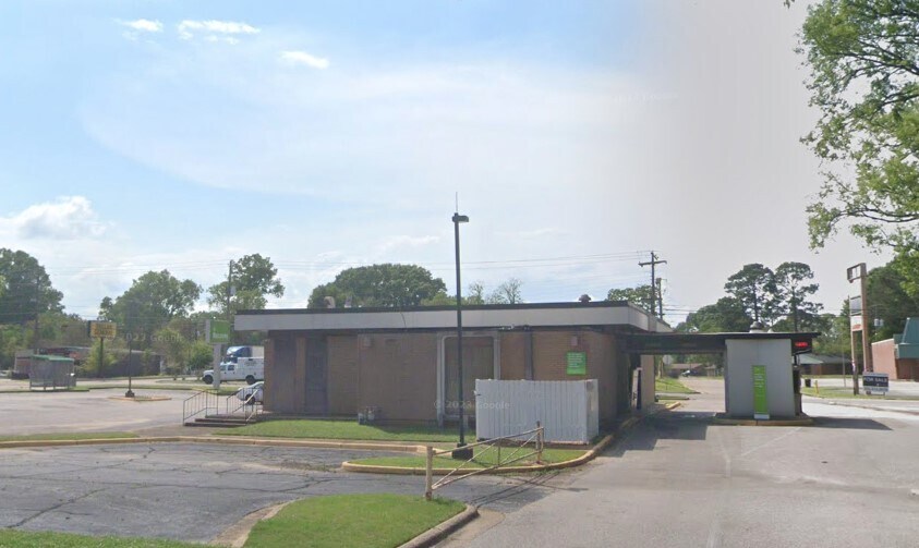 More Photos Of 2800 Lower Wetumpka Rd, Montgomery General Retail For Lease
