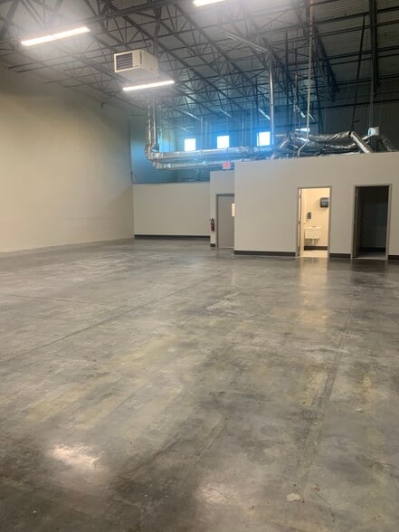 More Photos Of 600 Hartle St, Sayreville Warehouse For Lease