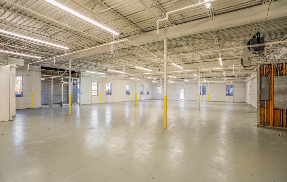 More Photos Of 555 Main St, Hudson Warehouse For Sale