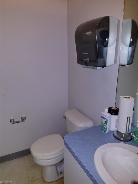 More Photos Of 5319 Meadow Ln, Elyria Medical For Sale