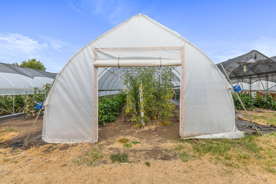 More Photos Of 6109 W Richardson Rd, Pasco Specialty For Sale