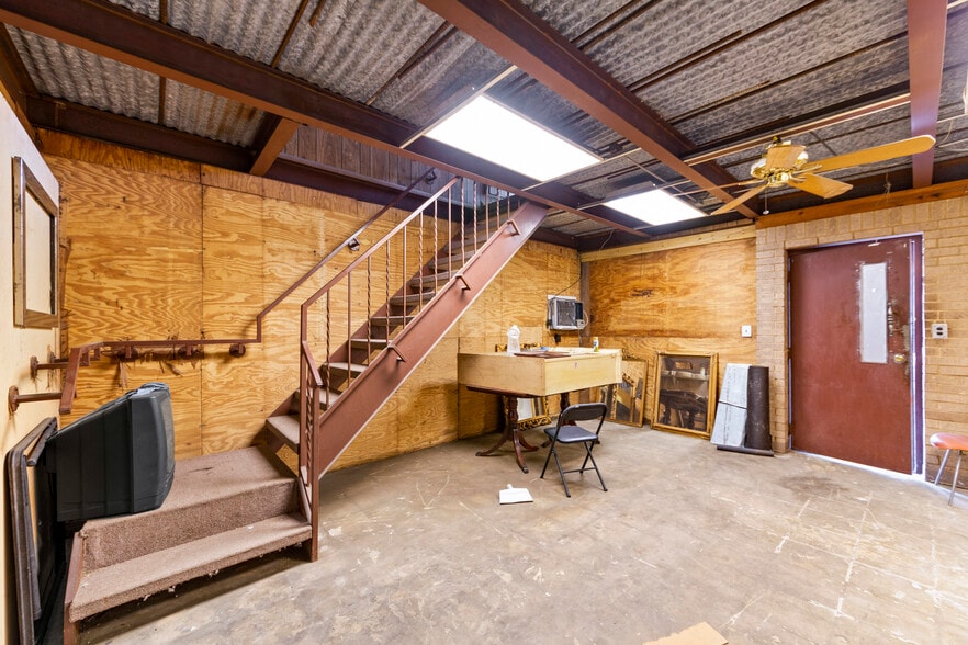 More Photos Of 4713 E Tidwell Rd, Houston Warehouse For Sale