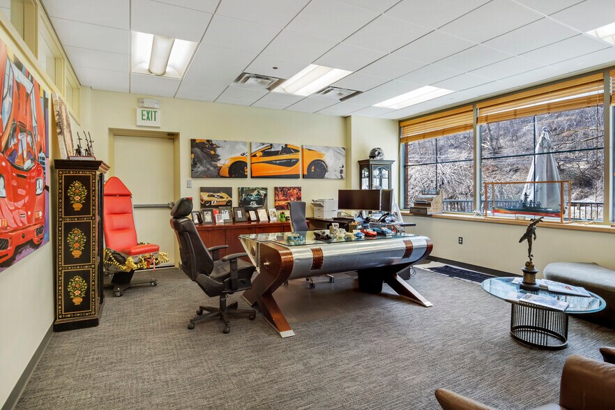 More Photos Of 400 S River Rd, New Hope Office For Sale