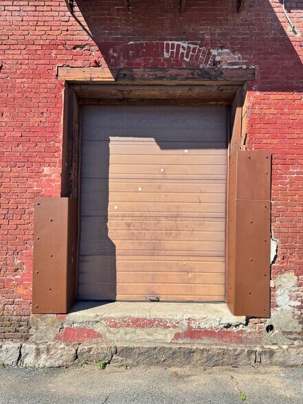 More Photos Of 133 Gold St, Worcester Warehouse For Lease