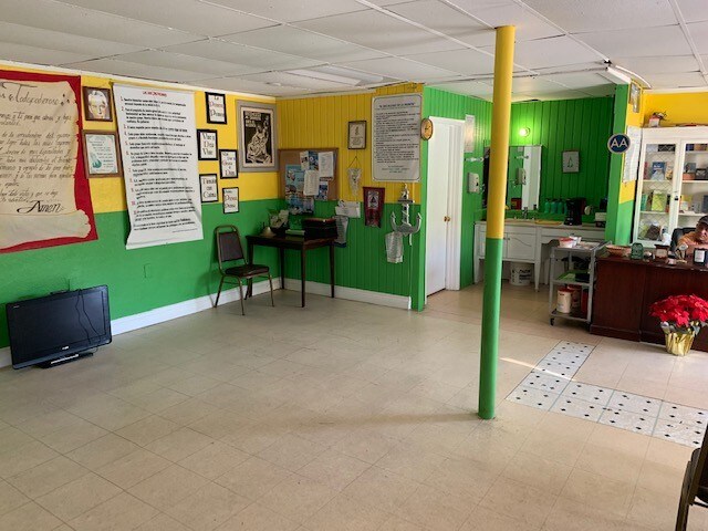 More Photos Of 411 15th St, West Palm Beach Flex For Lease