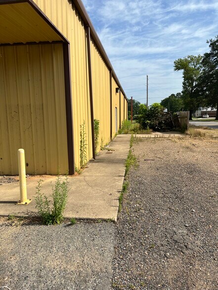 More Photos Of 204 S 6th St, Gurdon Freestanding For Lease