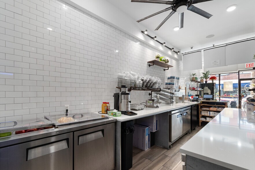 More Photos Of 28-03 Astoria Blvd, Long Island City Storefront Retail Office For Lease