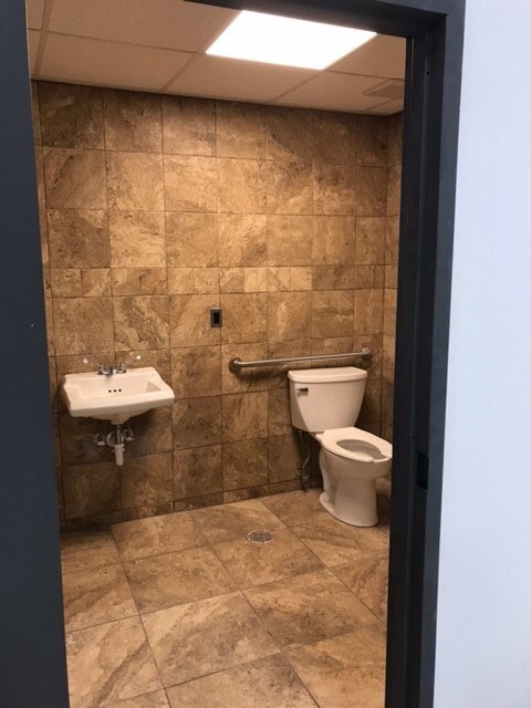 More Photos Of 356-362 Getty Ave, Clifton Warehouse For Lease