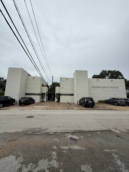 More Photos Of 3508-3514 Lake St, Houston Office For Lease