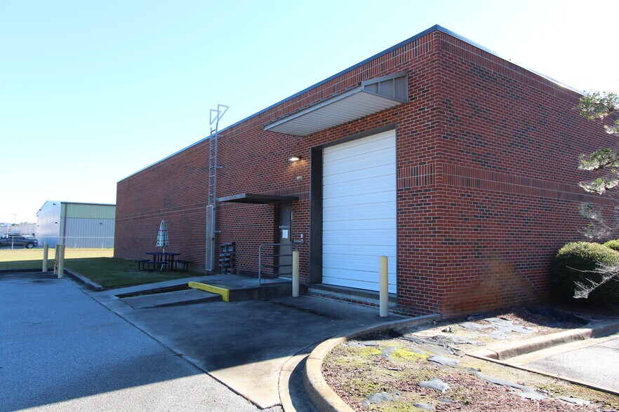 More Photos Of 2141 Enterprise Dr, Florence Office For Lease