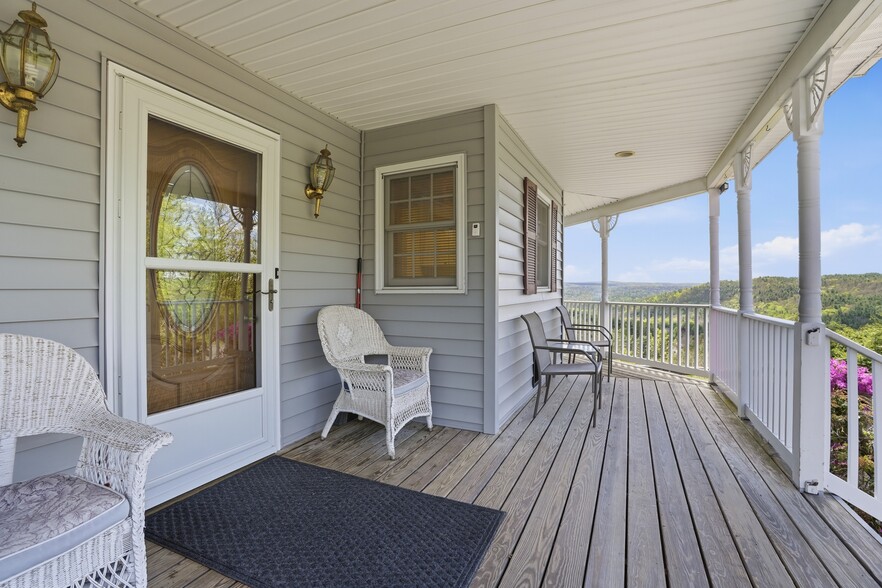More Photos Of 120 Milford Hill Ln, Milford Flex For Sale
