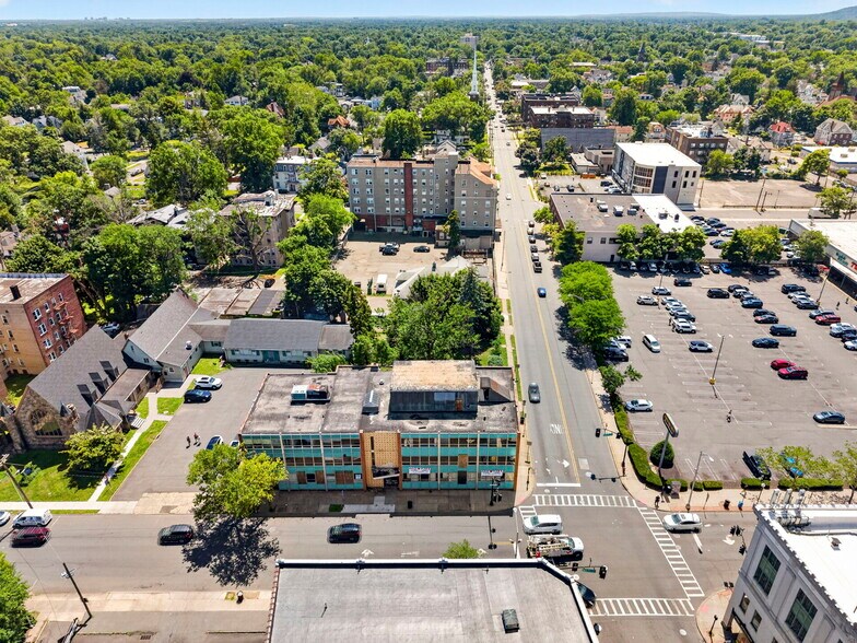 More Photos Of 700 Park Ave, Plainfield Office For Sale