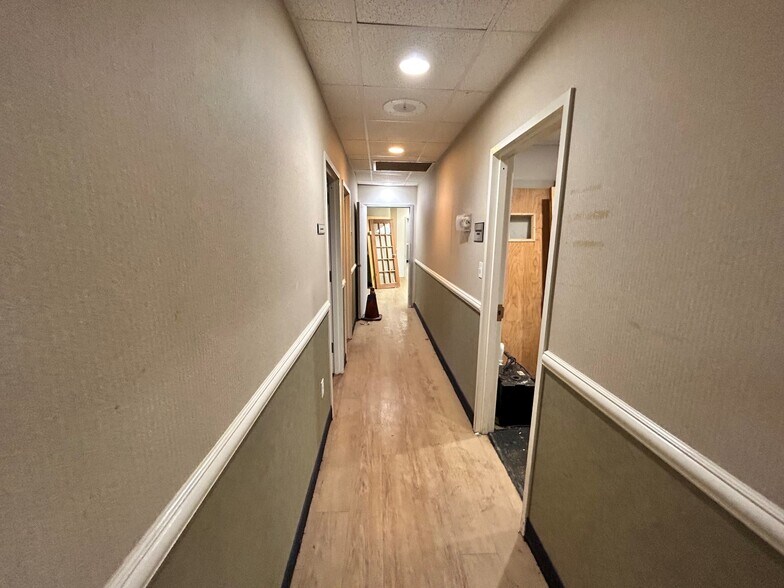 More Photos Of 1201 Northern Blvd, Manhasset Medical For Lease