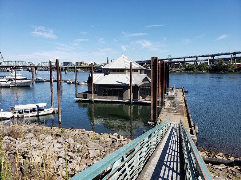 More Photos Of 425 SW Montgomery St, Portland Restaurant For Sale