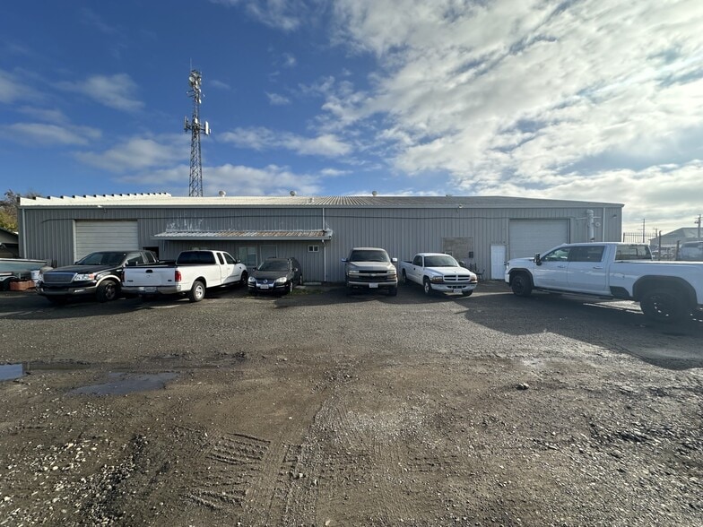 More Photos Of 7120 McCurdy Ln, Sacramento Warehouse For Sale