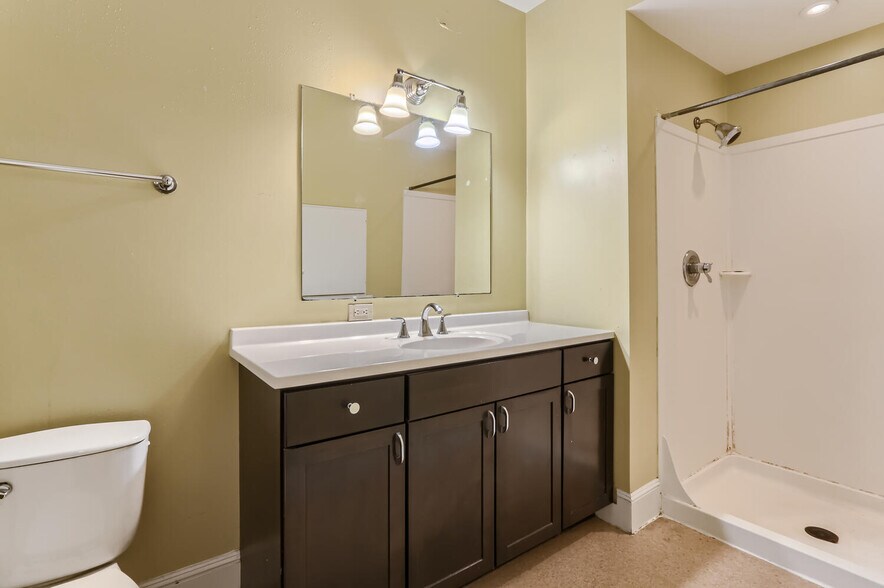 More Photos Of 2167 SW Yamhill St, Portland Apartments For Sale