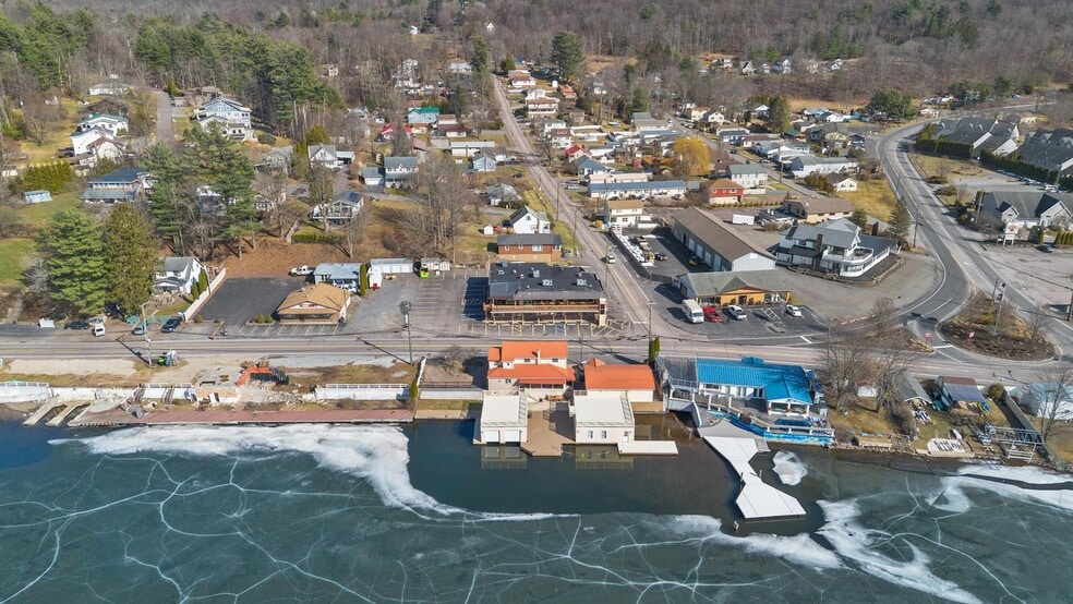 More Photos Of 31 Lakeside Dr, Harveys Lake Restaurant For Sale