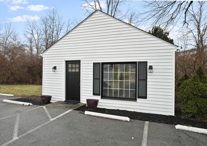 More Photos Of 153 E Dublin Granville Rd, New Albany Medical For Lease