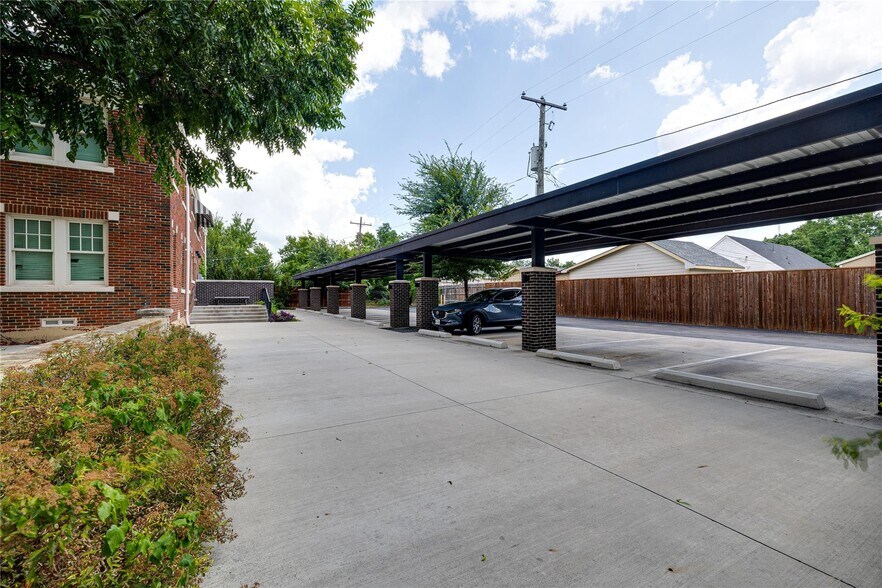 More Photos Of 2837 Hemphill St, Fort Worth Apartments For Sale