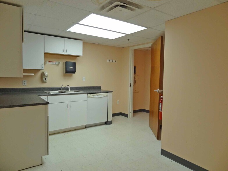 More Photos Of 1311-1319 Pineview Dr, Morgantown Medical For Lease