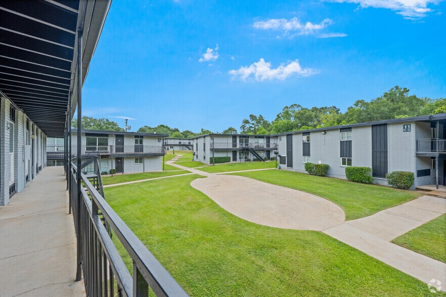 More Photos Of 717 S Green St, Longview Apartments For Sale