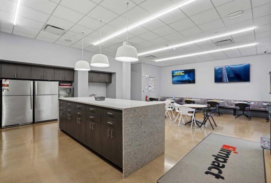 More Photos Of 13833 W Boulton Blvd, Lake Forest Flex For Sale