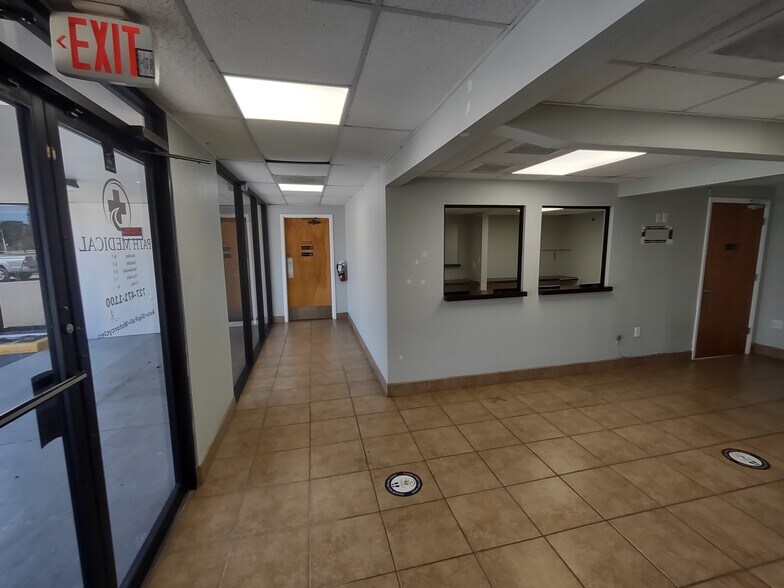 More Photos Of 3140 34th St N, Saint Petersburg Freestanding For Lease