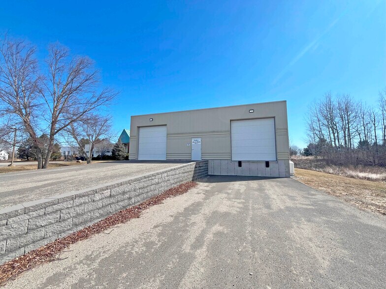 More Photos Of 170 Pleasant St, Rockland Office For Sale