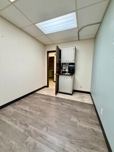 More Photos Of 906 Sixth Ave, Picayune Office For Sale