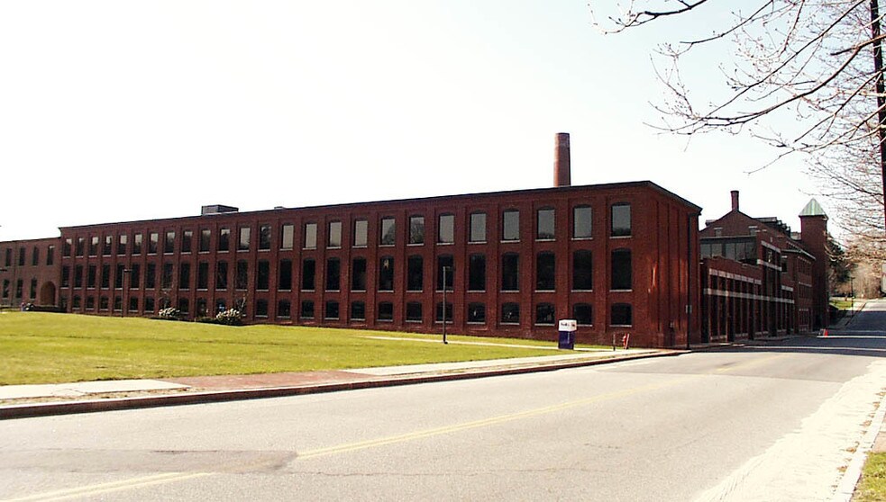 More Photos Of 40-50 High St, North Andover Research And Development For Lease