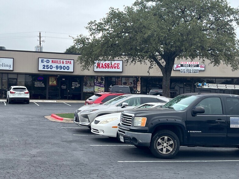More Photos Of 13233 Pond Springs Rd, Austin Freestanding For Sale