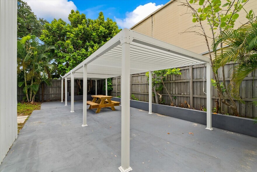 More Photos Of 1517 E 5th Ave, Tampa Office For Sale