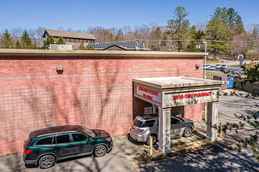 More Photos Of 425 W State St, Black Mountain Drugstore For Sale