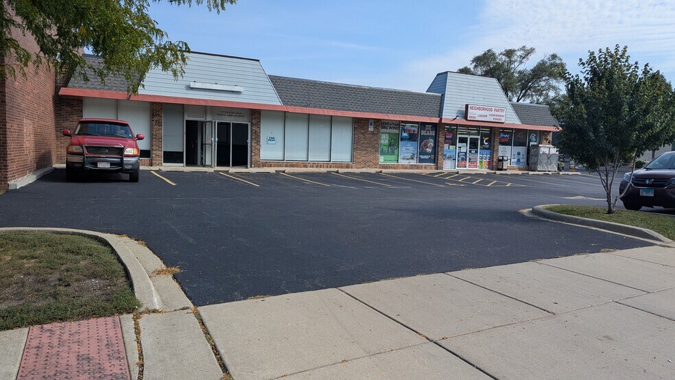 Primary Photo Of 1469-1473 Glen Lake Rd, Hoffman Estates Storefront For Lease