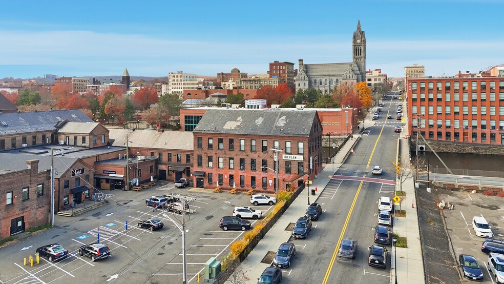 More Photos Of 420 Dwight St, Holyoke Manufacturing For Lease