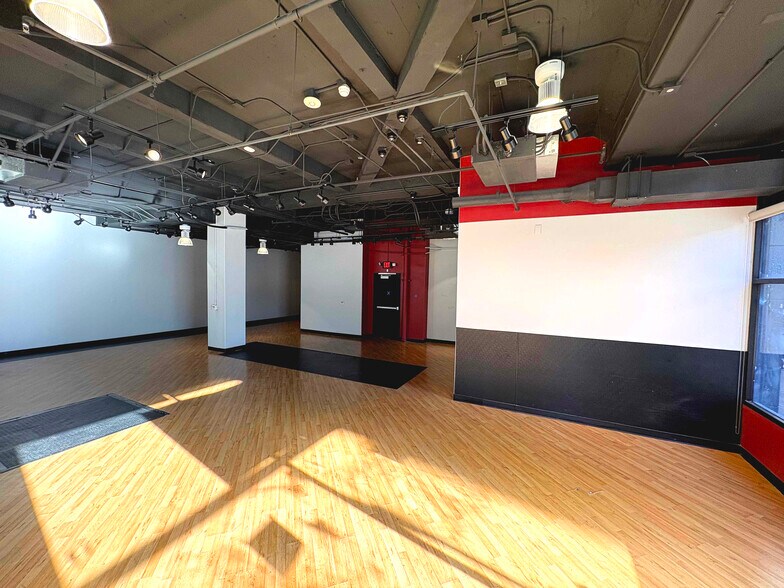 More Photos Of 215 W 7th St, Los Angeles Apartments For Lease