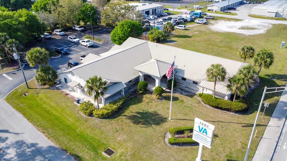 More Photos Of 1201 N Parrott Ave, Okeechobee Medical For Sale