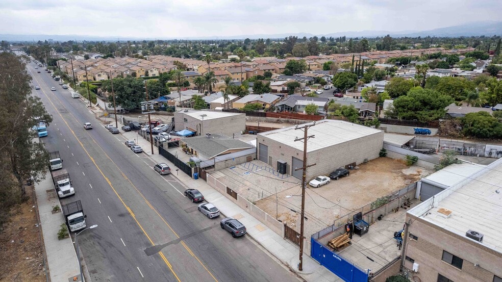 More Photos Of 12581 Branford St, Pacoima Manufacturing For Lease
