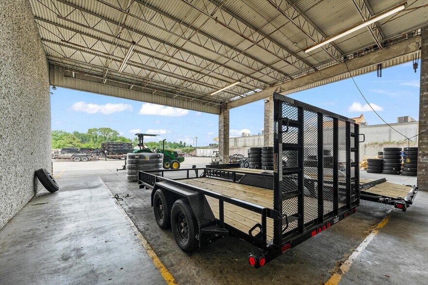 More Photos Of 15150 North Fwy, Houston Freestanding For Sale