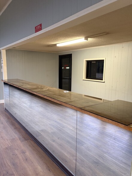More Photos Of 2100 E Front St, Tyler Light Manufacturing For Lease