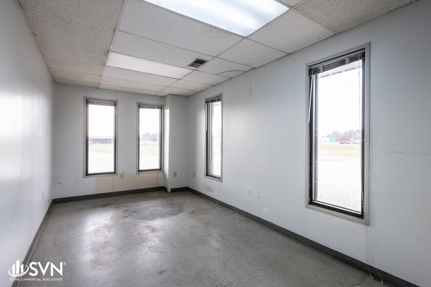 More Photos Of 50 Mary Beth Ln, Somerset Warehouse For Sale