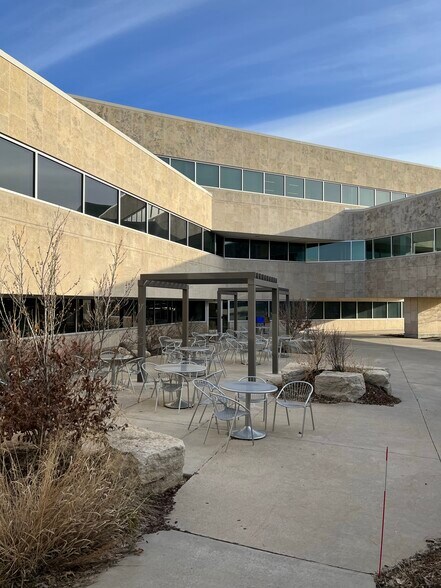 More Photos Of 302 N Walbridge Ave, Madison Office For Sale