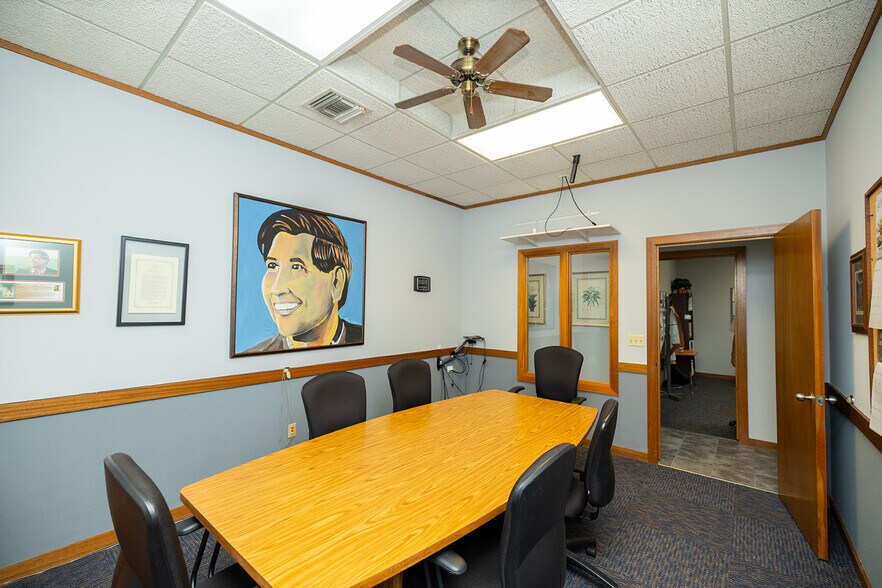 More Photos Of 1020 N Main St, Wichita Medical For Sale